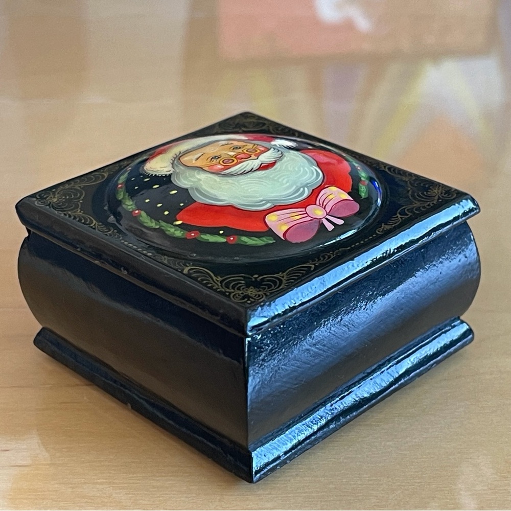 Hand-Painted Black Lacquer Small Square Jewelry Box.